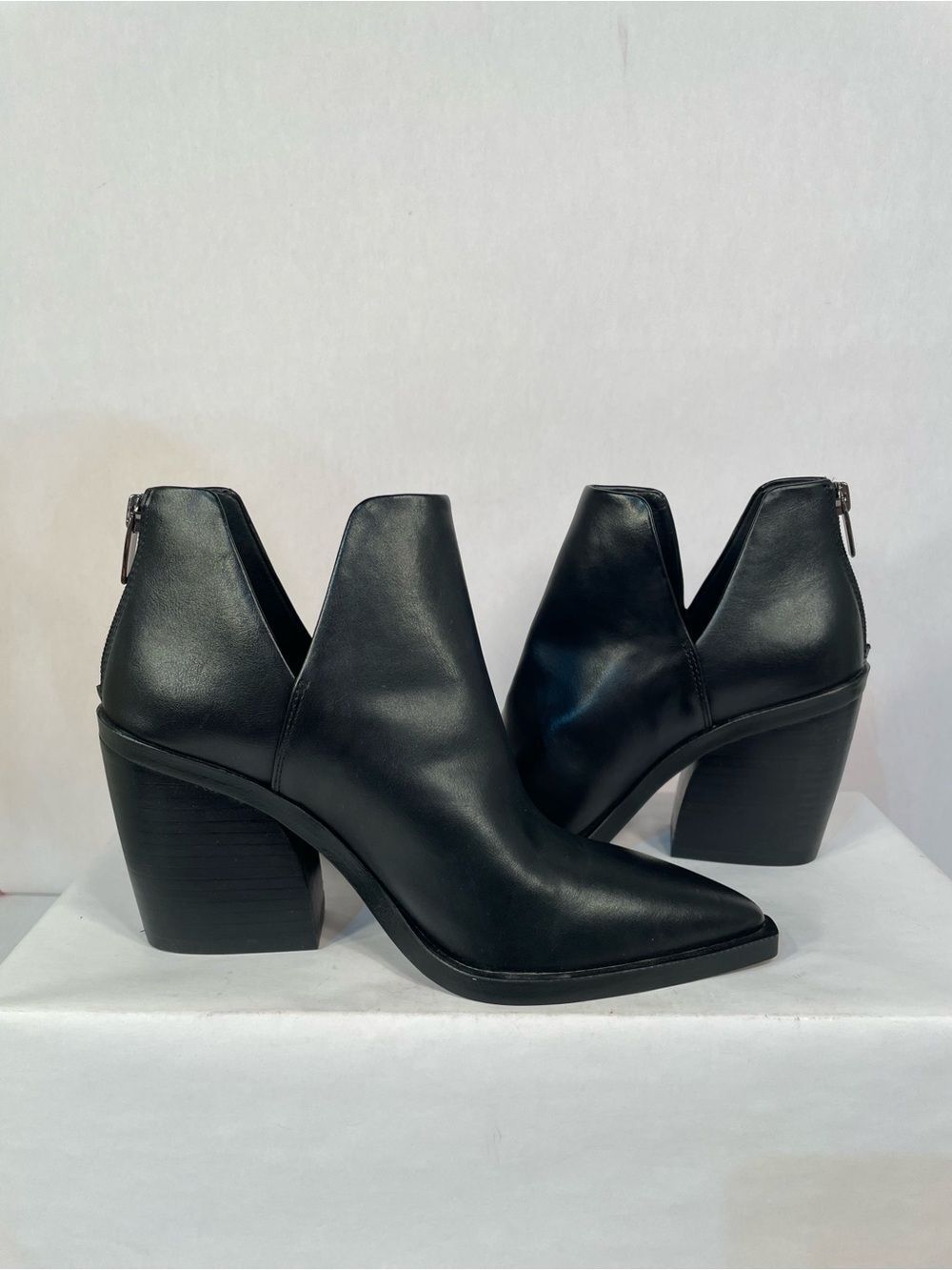 Vince Camuto Black Leather Pointed Ankle Booties with Back Zip - Picture 6 of 7
